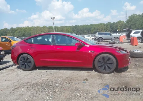 2025 Tesla Model 3 Long Range Rear-Wheel Drive z USA, uszkodzony, nr VIN 5YJ3E1EA9SF990253